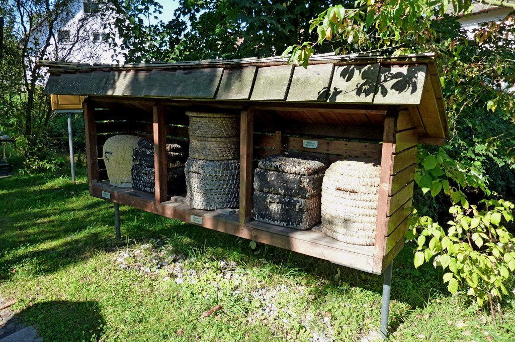 verschiedene Bienenkrbe, Bienenmuseum Lahr-Reichenbach, Okt.2012